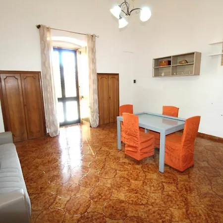 Venerina Climatizzato Al Centro Del Paese Con Patio Esterno Ugento