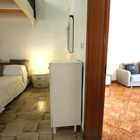 Venerina Climatizzato Al Centro Del Paese Con Patio Esterno