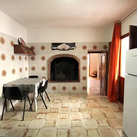 Venerina Climatizzato Al Centro Del Paese Con Patio Esterno