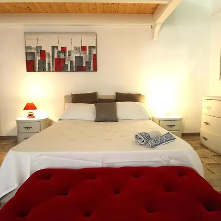 Holiday home Venerina Climatizzato Al Centro Del Paese Con Patio Esterno