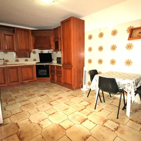 Venerina Climatizzato Al Centro Del Paese Con Patio Esterno *